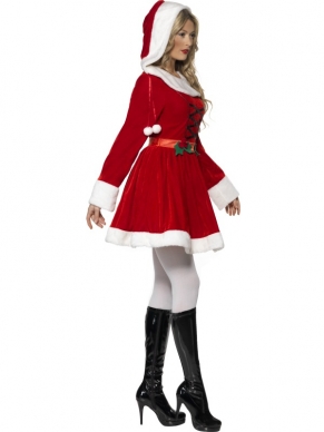 Miss Santa Kostuum met Muts - compleet Kerstvrouw kostuum, inclusief rood - witte jurk met capuchon, bont, zwarte veter en mistletoe.