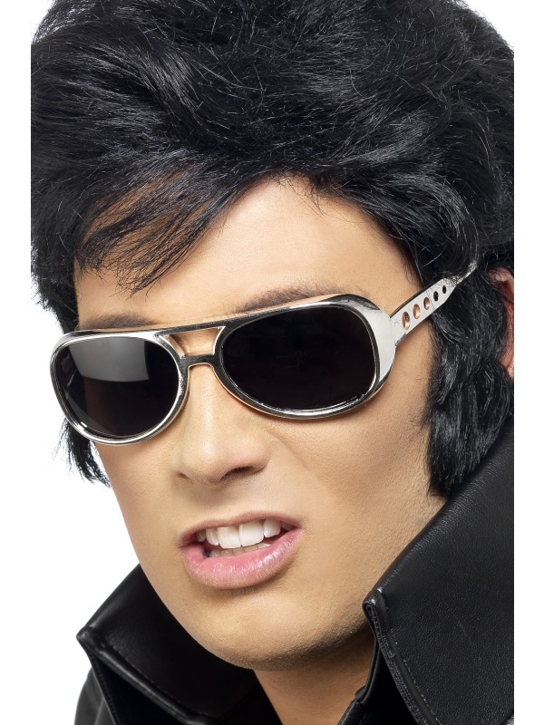 Maak jouw look compleet met deze Zilveren Elvis Presley Zonnebril met donkere glazen. 