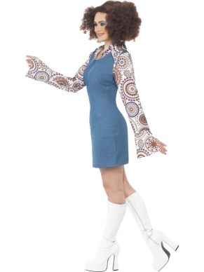 1970's Groovy Dancer Dames Verkleedkostuum. Geweldige Blauwe jurk met gekleurde wijduitlopende mouwen. De pruik en andere seventies accessoires verkopen we los.