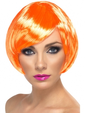 Neon Oranje Babe Pruik van mooie kwaliteit: korte bob pruik met stijl haar en schuine lok. Deze pruik is verkrijgbaar in diverse kleuren.