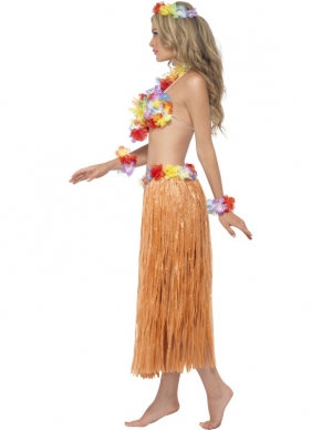 Hula Honey Hawaii Verkleedsetje. Inbegrepen is de lange grasrok met bloemenrand, de bloemen haarband, de bloemen armbanden, de hawaii bh en de bloemenkrans voor om je nek. Helemaal compleet. 