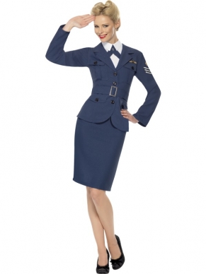 WW2 Air Force Kapitein Dames Kostuum. Inbegrepen is de blauwe rok, het blauwe jasje met wit mock shirtje met stropdas en de riem. Compleet verkleedkostuum. 