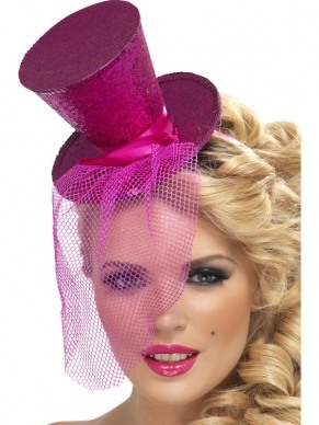 Fever Roze Mini Hoedje op Diadeem met Afneembare Sluier. Dit hoedje is verkrijgbaar in verschillende kleuren.