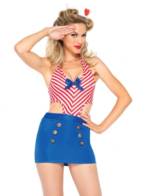 Deze Shore Leaf Sailor Kostuum set bestaat uit een kort jurkje met uitsnedes aan de zijkant, welke is afgewerkt met marine knopen en een schattig rood strikje. Uiteraard hoort de Marine Pet bij dit kostuum.