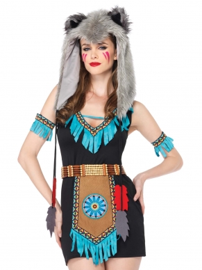 Dit stoere Wolf Warrior kostuum bestaat uit een kort jurkje met V-hals en is afgewerkt met blauwe franjes. Ook zit er een bijzondere kralenriem bij en natuurlijk heeft deze krijger een wolf muts.