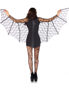 3 Delig Moonlight Bat Kostuum bestaande uit een wet look jurk met vastzittende vleugels van kant, een nek accessoire en bijpassende haarband met oortjes. Met zo een sexy kostuum kan je blijven feesten tot diep in de nacht.