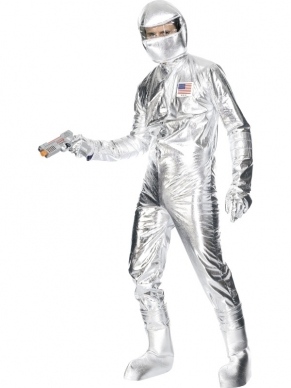Spaceman Astronaut Heren kostuum. Met dit kostuum word je in een handomdraai de nieuwe Neil Armstrong, een jongensdroom die uitkomt, al is het maar voor een avond. 
Inbegrepen is de zilveren jumpsuit inclusief muts, handschoenen en boot covers.