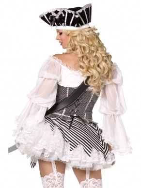 Fever Boutique Piraten 5-delig Kostuum. Prachtig top kwaliteit 5-delig piraten kostuum. Inbegrepen is de blouse, het mooi bewerkte corset, de petticoat, de piratenhoed en de sjerp.
