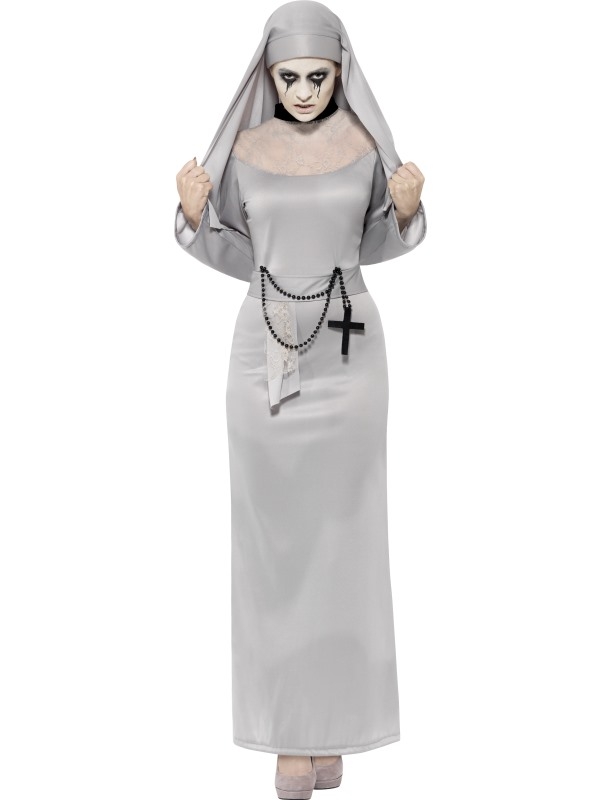 Gothic Nonnen Verkleedkleding in het grijs. De nonnenkleding is voorzien van jurk tot boven de enkels en een hoofdstuk. Leuk voor met Halloween en griezelige Gothic feesten.