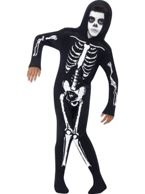 Wil jij iedereen tijdens Halloween laten zien hoe jij er van de binnenkant uitziet? Dan is dit Skeleton Halloween Kostuum iets voor jou! Het kostuum bestaat uit een zwarte jumpsuit met capuchon en witte skelet opdruk. Maak je outfit af met schmink en andere accessoires, die je ook bij ons kunt bestellen.