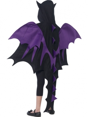 Zou jij ook wel ondersteboven willen slapen, net als een vleermuis? Misschien lukt het in dit Hooded Creature Halloween Kostuum! Het kostuum bestaat uit een zwart - paarse cape in de vorm van een vleermuis met capuchon, aangehechte vleugels en staart. Ook voor verschillende accessoires om je outfit compleet te maken kun je bij ons terecht.
S/M 4-8 JaarM/L 8-12 Jaar