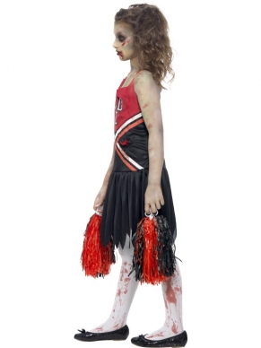 Wil jij je deze Halloween verkleden als cheerleader? Ga dan voor dit enge Zombie Cheerleader Halloween Kostuum! Het kostuum bestaat uit een rood - zwart bebloed cheerleader jurkje met rood - zwarte pom poms. Ook schmink setjes en nepbloed kun je bij ons bestellen, net als verschillende accessoires om de outfit compleet te maken.