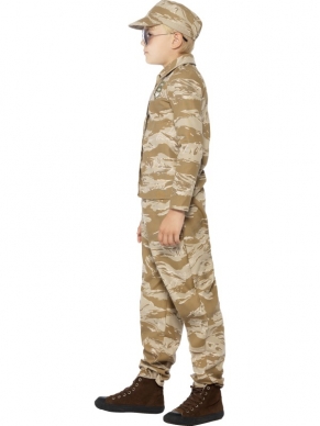 Wil jij later soldaat worden en alvast weten hoe dat voelt? Dan is dit Desert Army Kostuum iets voor jou! Het kostuum bestaat uit een jasje met camouflage print en een bijpassende broek en pet. Om je outfit compleet te maken met schmink, een zonnebril, dogtags of geweren ben je bij ons ook aan het goede adres.