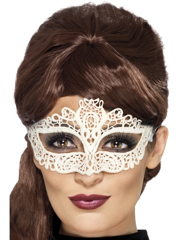 Wit Filigree Oogmasker - dit masker kan perfect worden gecombineerd met de verschillende Carnival of the Damned kostuums!