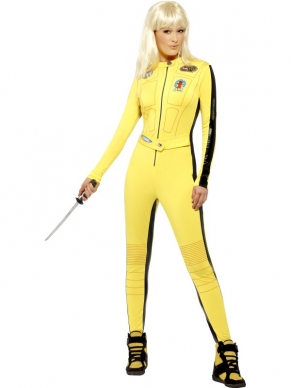 Kill Bill Kostuum - het kostuum bestaat uit een gele jumpsuit met opdruk en aangehecht riempje en een klein zwaard.