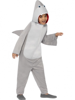 Jaag je iedereen de stuipen op het lijf inclusief je ouders met dit grappige Haai Shark Jongens Verkleedkostuum. Dit all in one onesie is in de vorm van een haai inclusief hoody van een haaienkop. Heel comfortabele verkleedkleding lekker om in te spelen. 