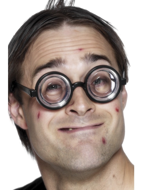 Ga jij met Carnaval of een ander themafeest voor een Geek Nerd Look? Back to school en ben jij de boekenworm? Deze geek bril met grote jampot glazen maakt je look helemaal af. 